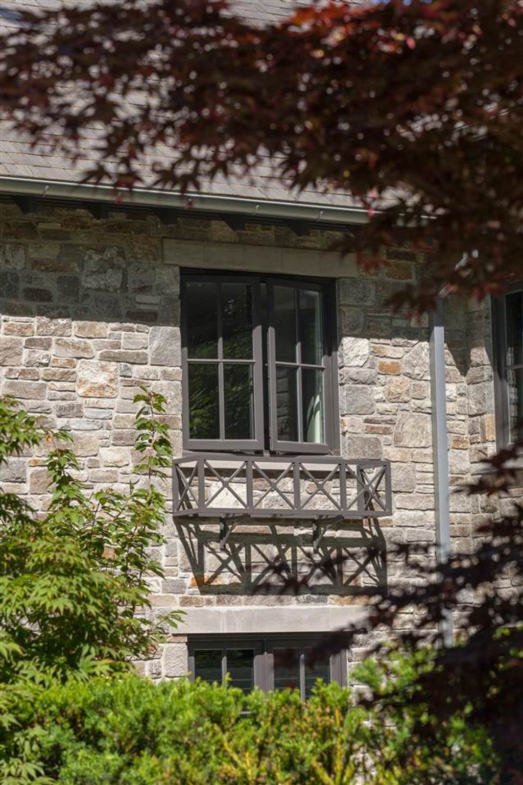 listing image 1109406601017833109