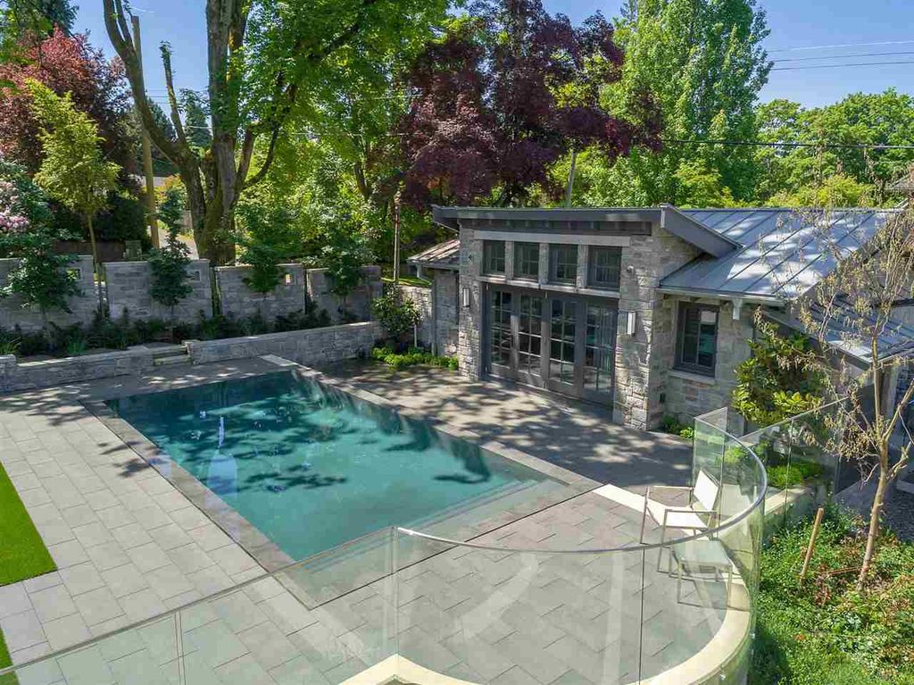 listing image 1103964819113863497