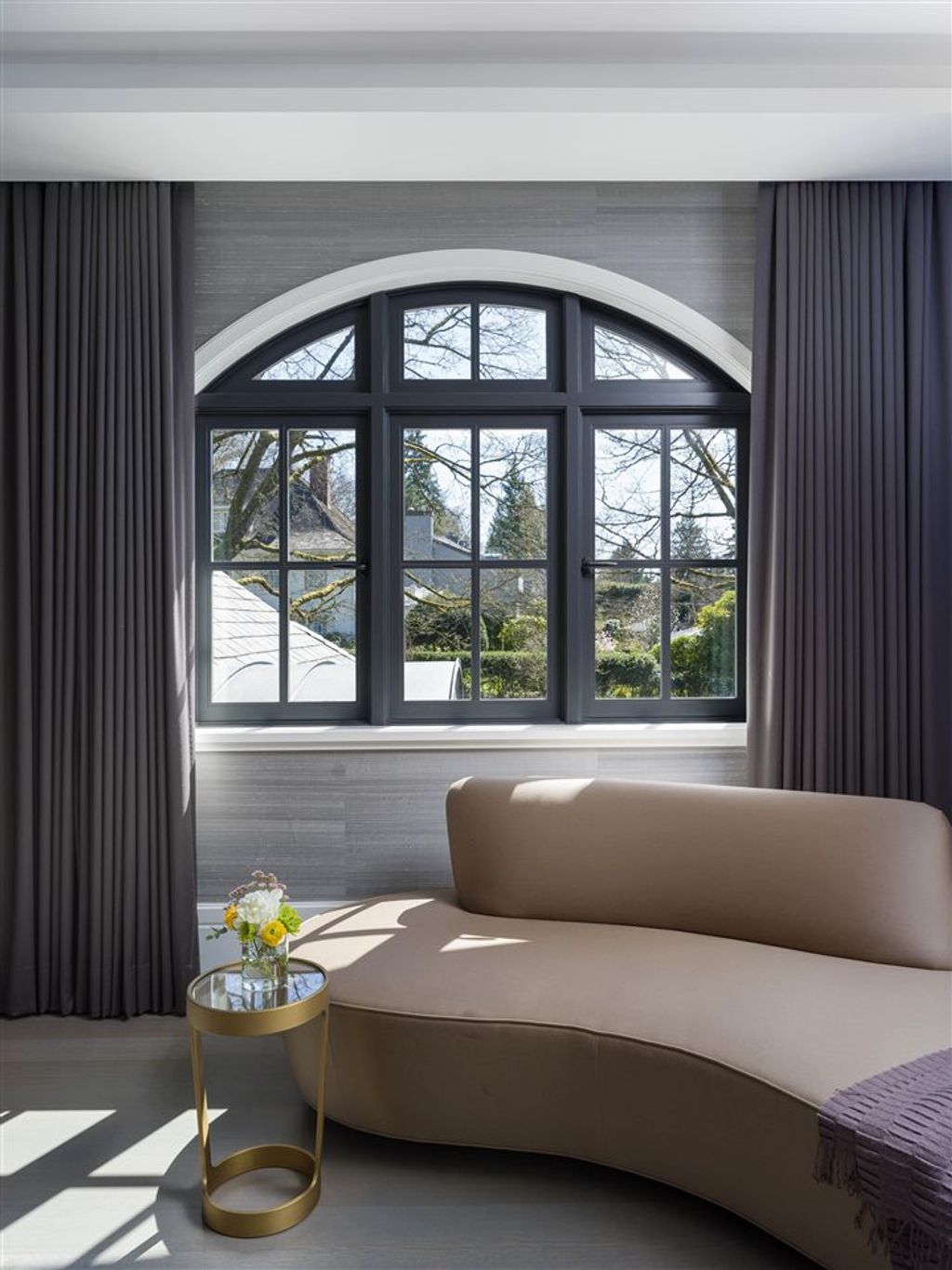 listing image 1101353685850280393