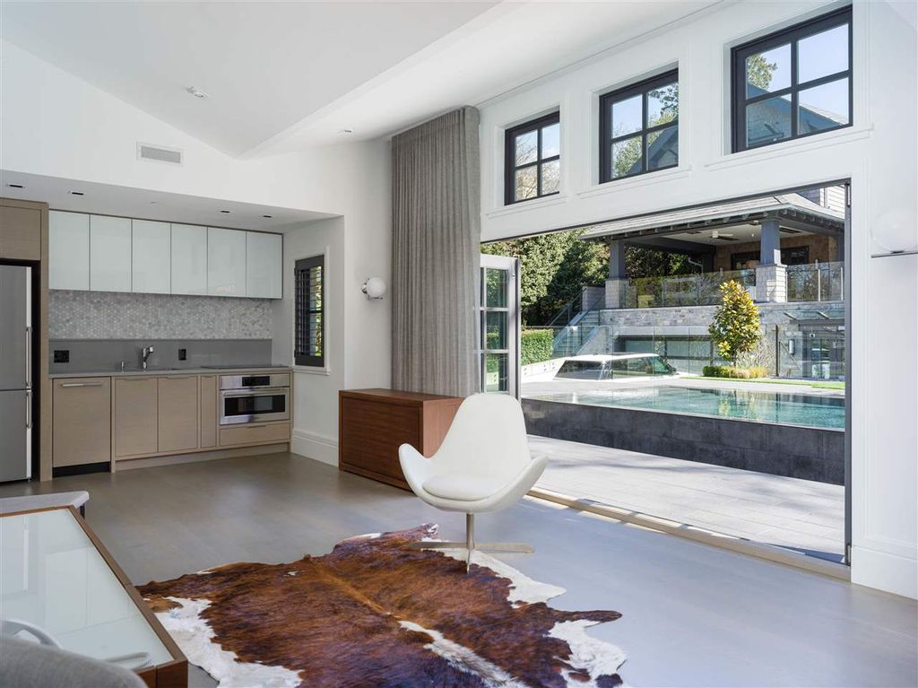 listing image 1102853528325641149