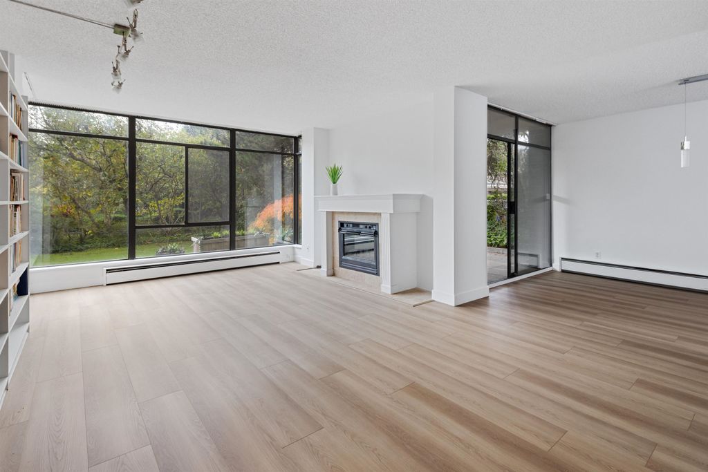 listing image 1102001662871113648
