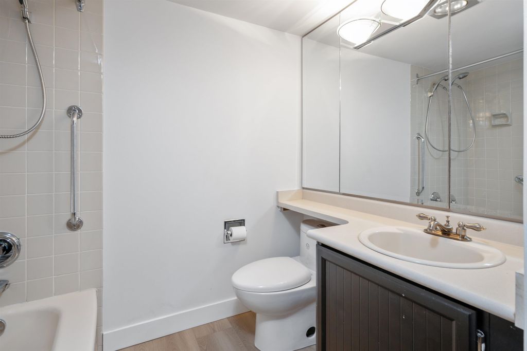 listing image 1101278343207561848