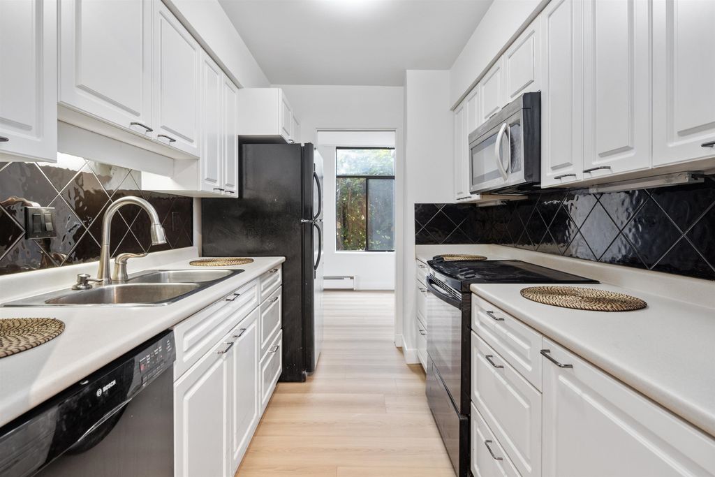 listing image 1104333463624011468