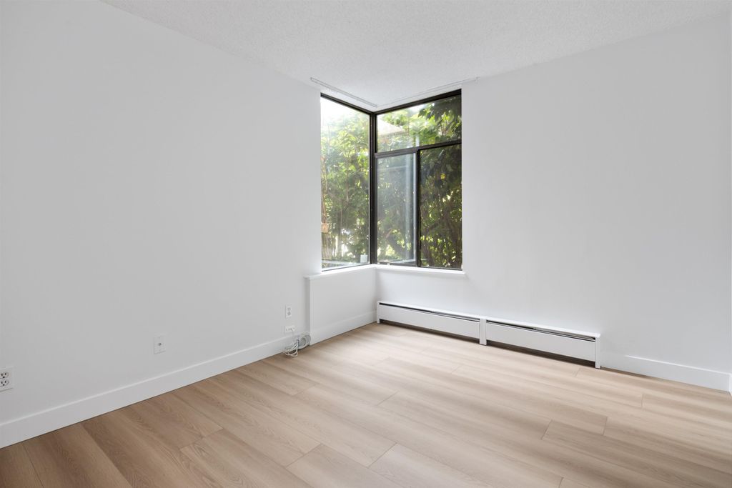 listing image 1108372805525201476