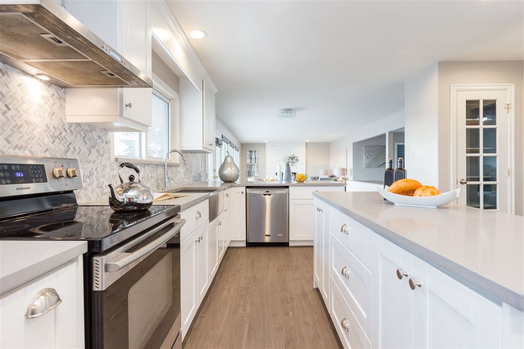 listing image 1102926732809435850