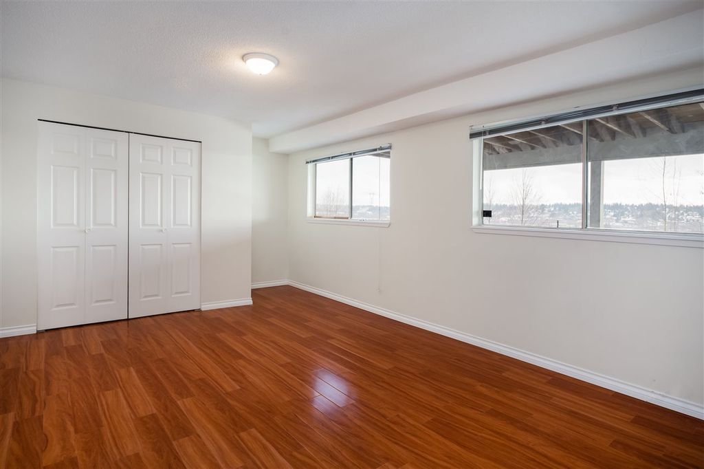 listing image 1106443307625543972