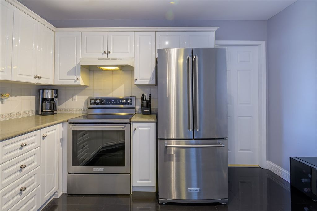 listing image 1109562951431843456