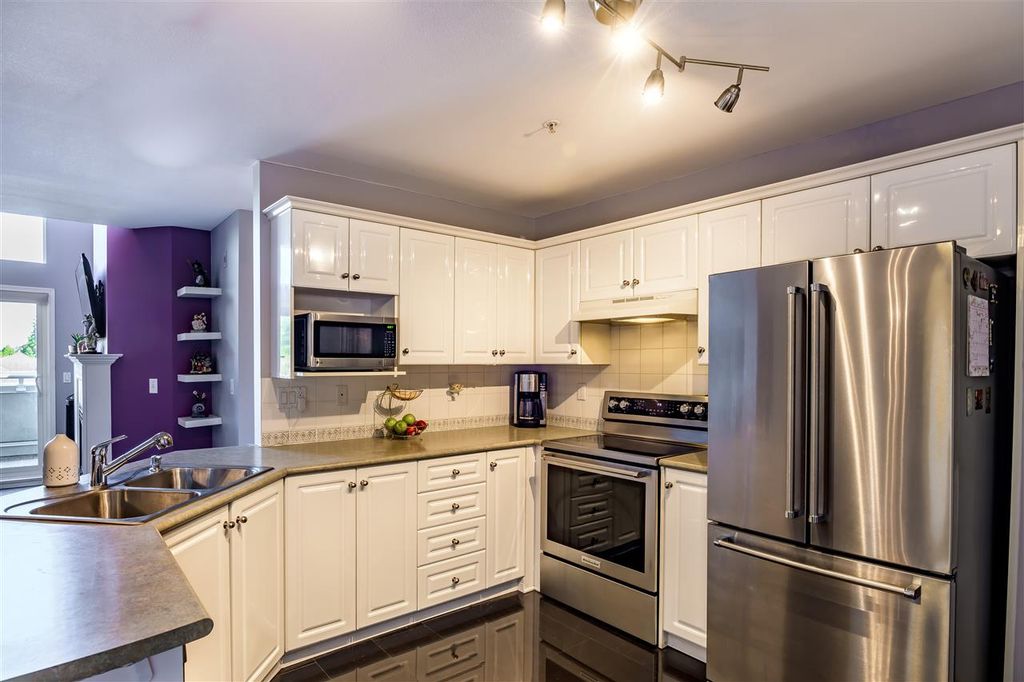 listing image 1104827079110636224