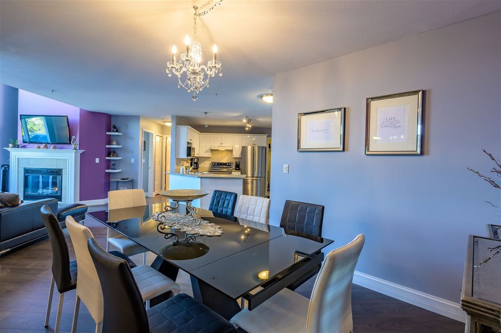 listing image 1104561231251877298