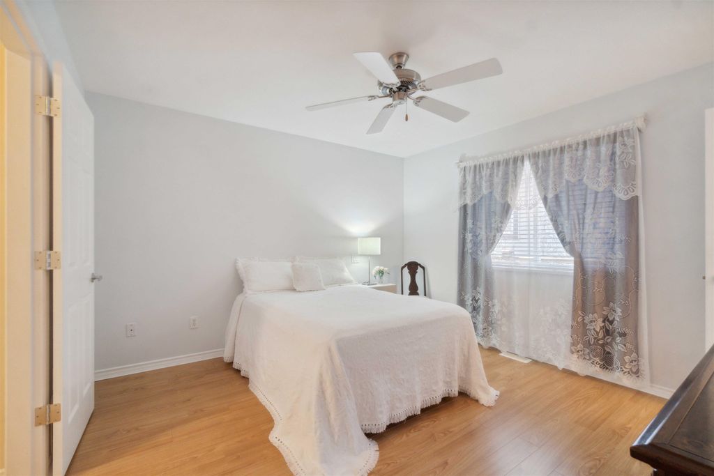 listing image 1100369214394325145