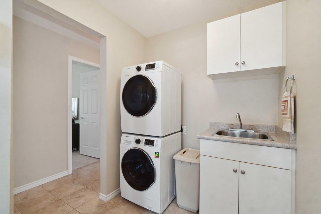 listing image 1107022078587186201