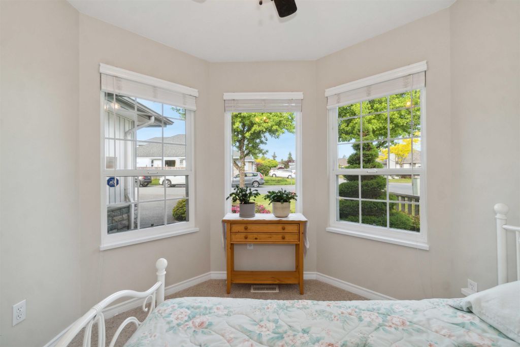 listing image 1106708365646981830