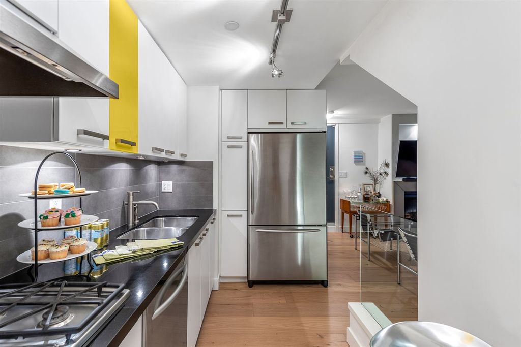 listing image 1100326641060272463