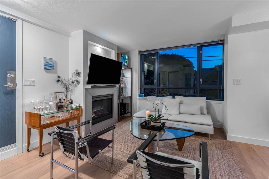 listing image 1100714483514783135