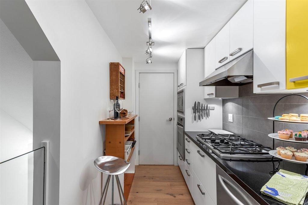 listing image 1102729232163837880