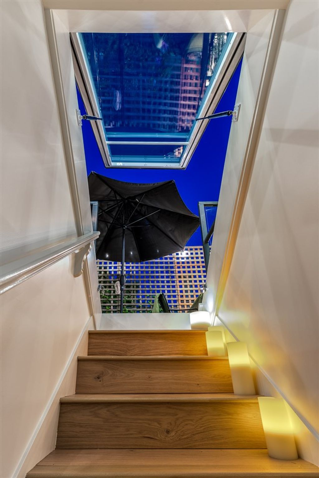 listing image 1107642564294132479