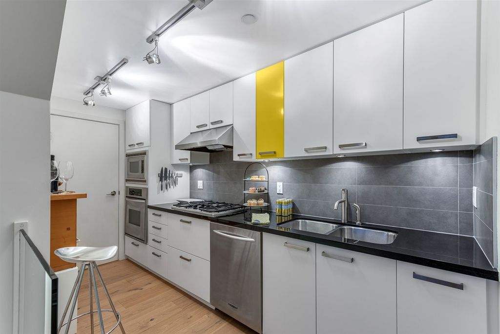 listing image 1101869220628795857