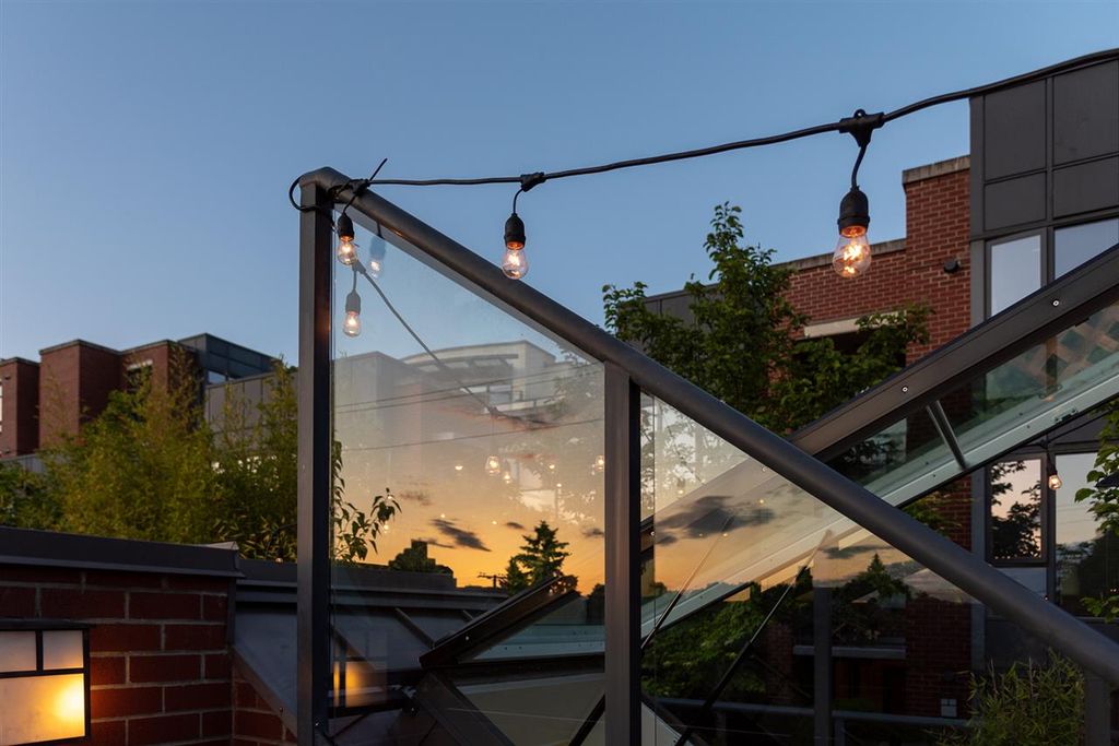 listing image 1100633150150261016