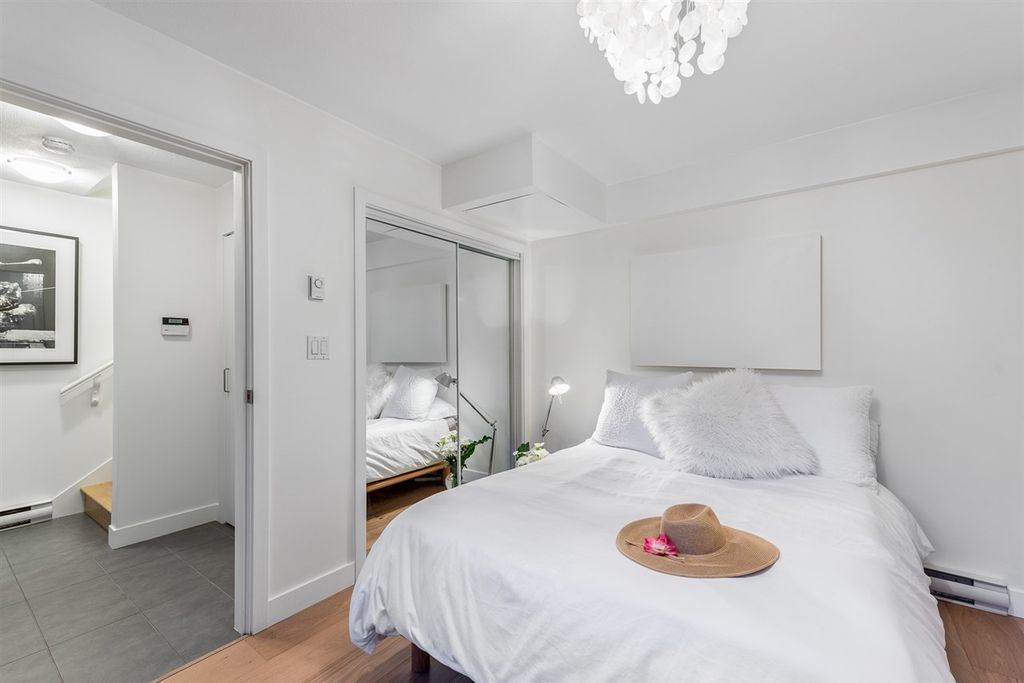 listing image 1105021538640192812