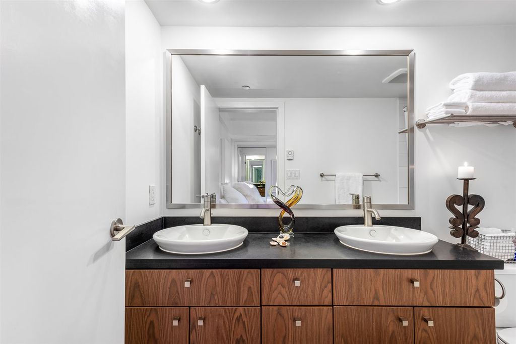 listing image 1109146829589901600