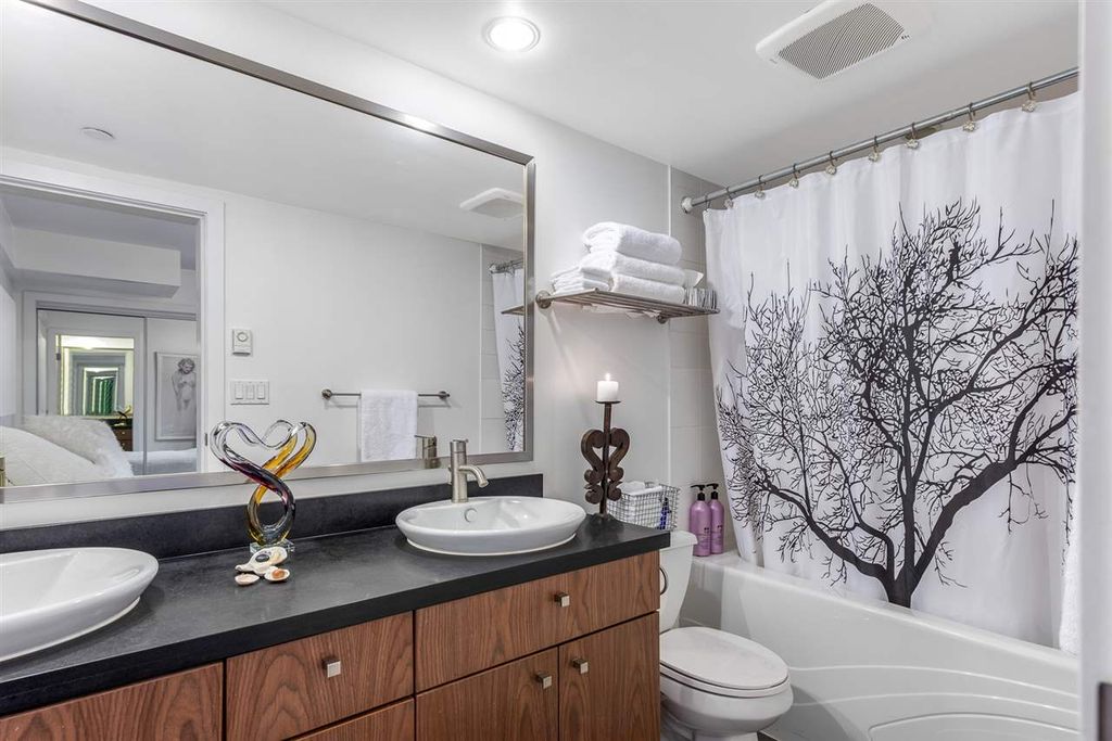 listing image 1106566721004656429