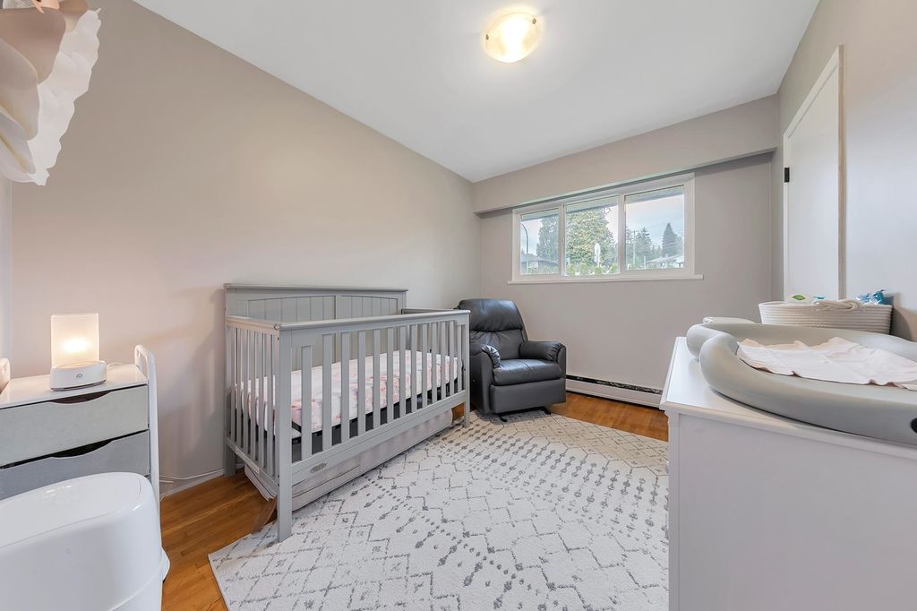 listing image 1104299565857971209