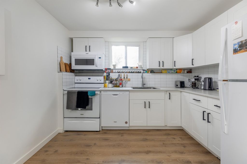 listing image 1109191224324259221