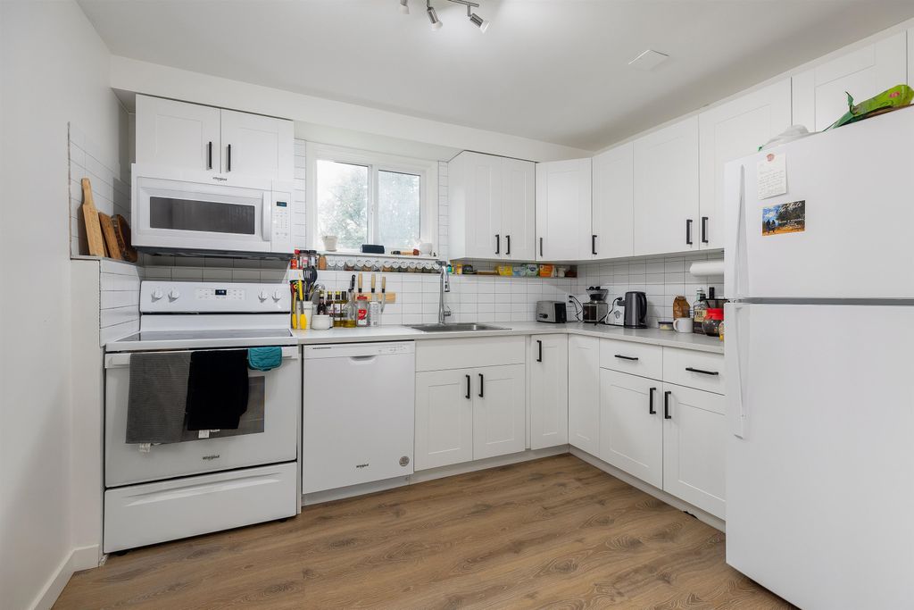 listing image 1104312057990482241