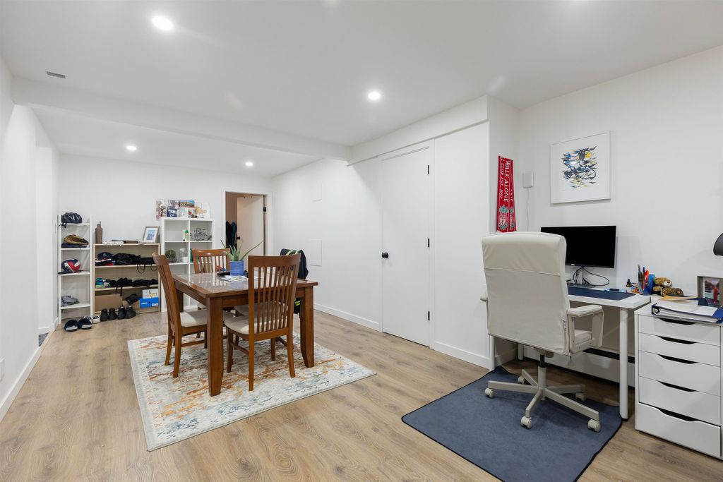 listing image 1105801214430345849