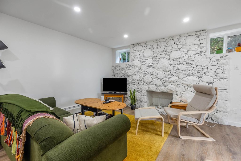 listing image 1104467603423301547