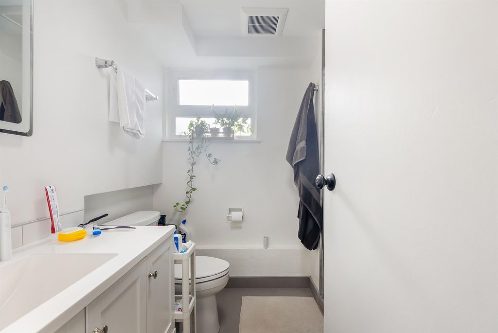 listing image 1105653849339303637