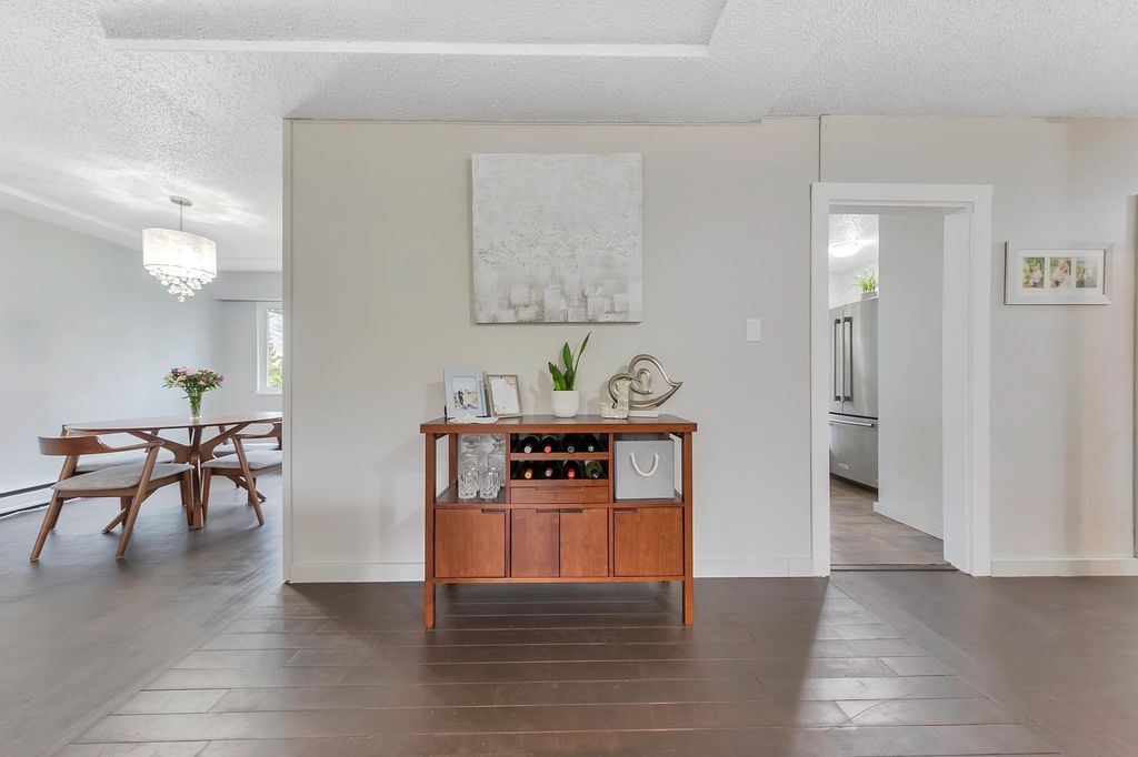 listing image 1100176485984302794