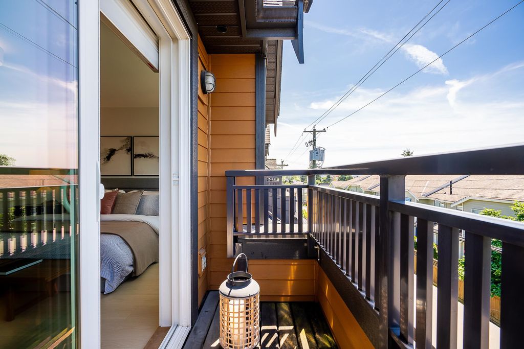 listing image 1103161481335100537