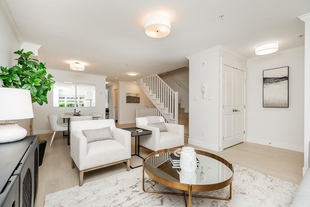 listing image 1100702648401952463