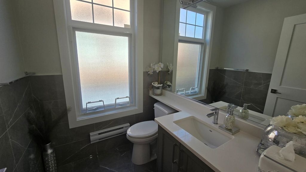 listing image 1104525622929159054