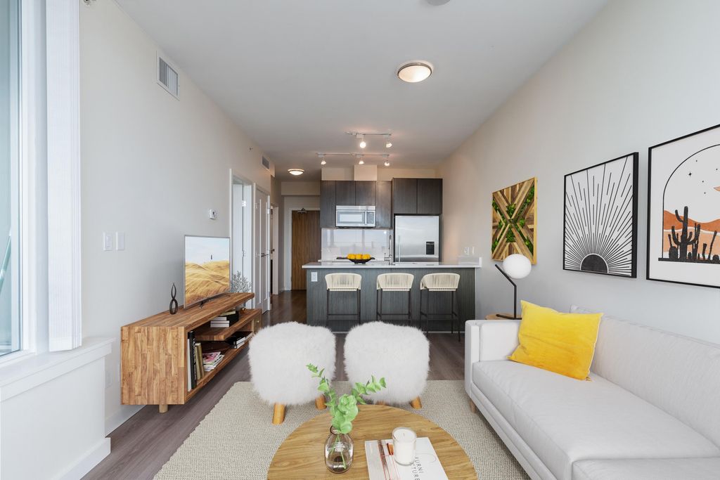 listing image 1101365607549438010