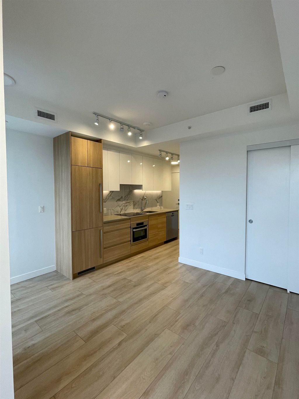 listing image 1107620651364150237