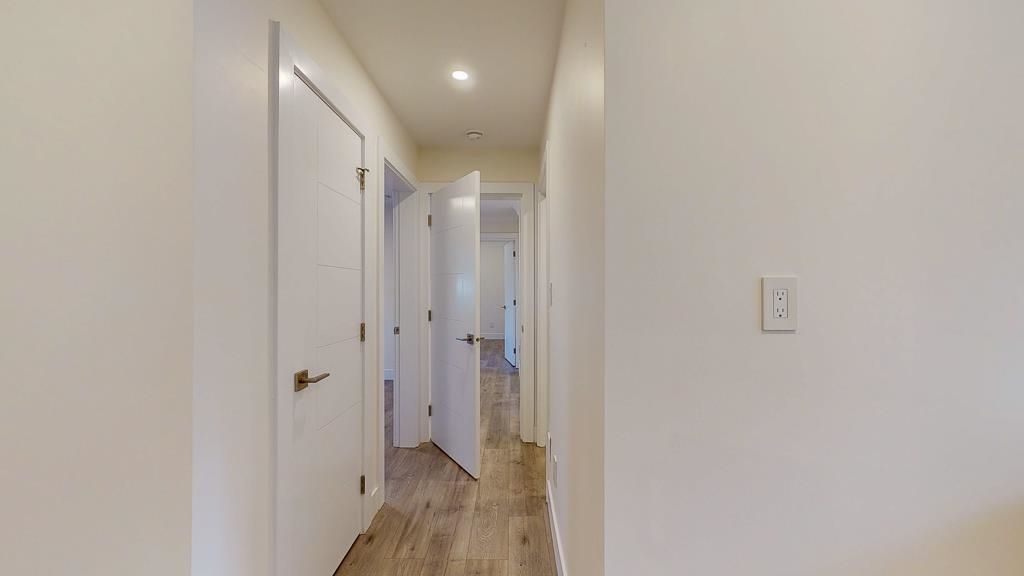 listing image 1102663598744761583
