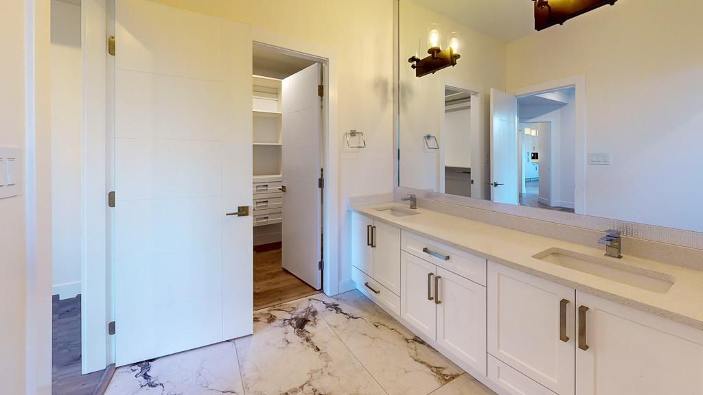 listing image 1109158392201336079