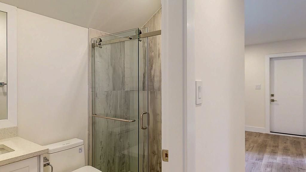 listing image 1108533776399745809