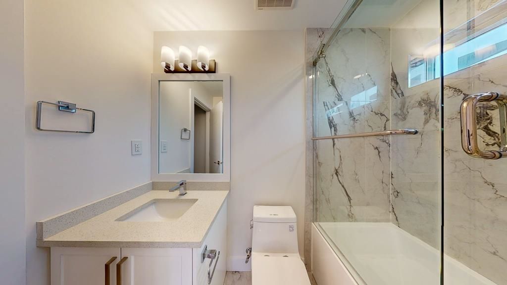listing image 1105632496196796611