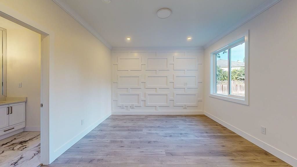 listing image 1100238566746881870