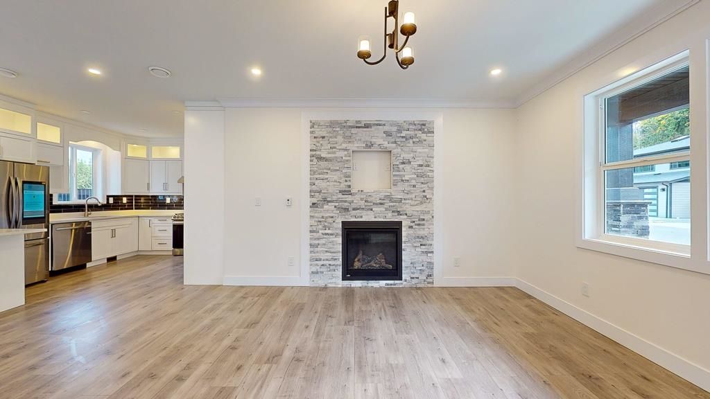 listing image 1109602573033216662