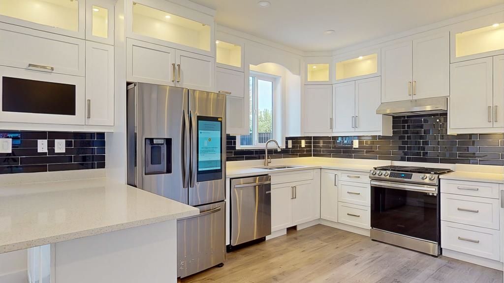 listing image 1109626632370688436