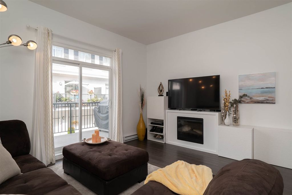 listing image 1103716586040161266