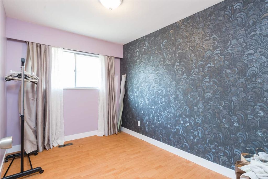 listing image 1109557283032015738