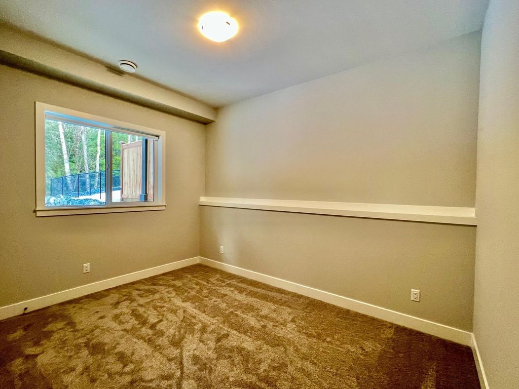 listing image 1104932341373260129
