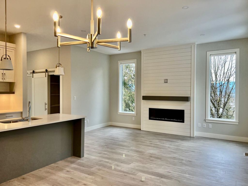 listing image 1107486861828379981