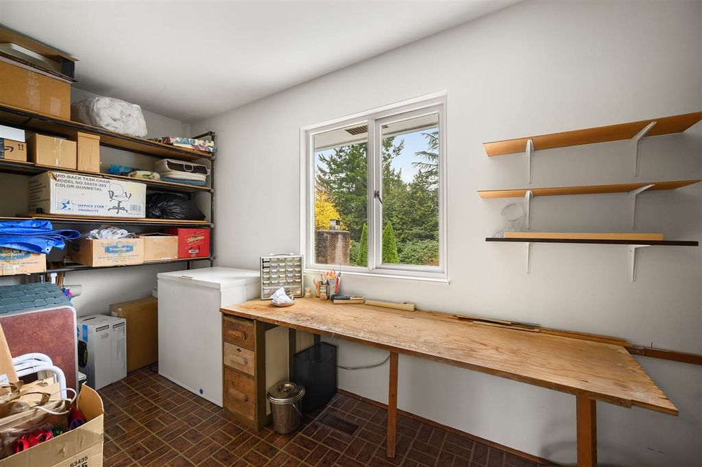 listing image 1104198760824595267