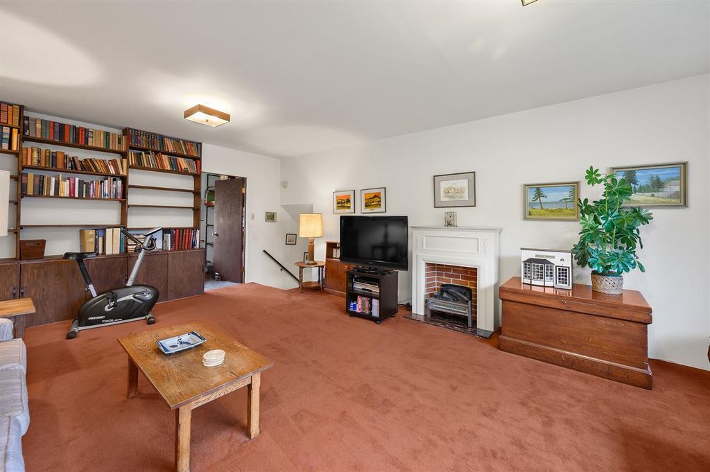 listing image 1109720261834415425